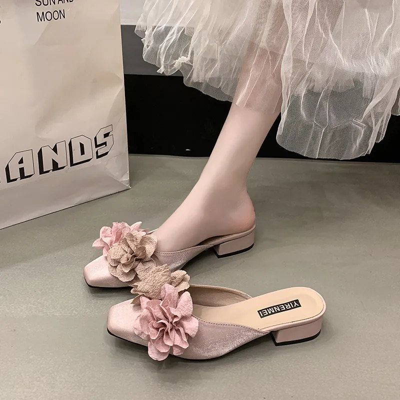 High-Heeled Women 2025 Spring And Summer New French Bun Head Flowers Cool Drag Side Head Thick And Shallow Mouth Wearing Slippers Women HZ0115