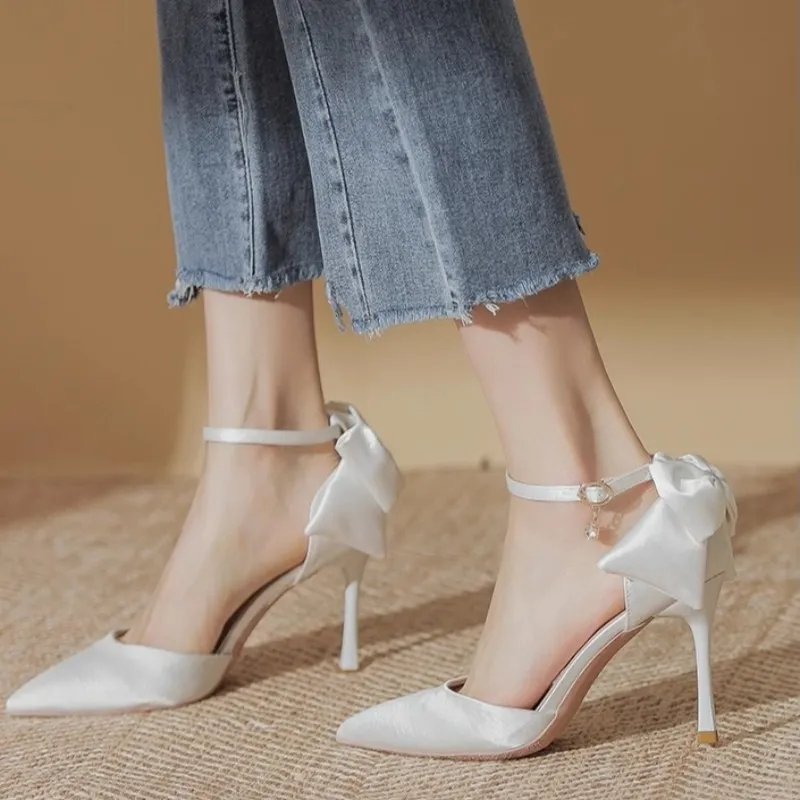 High-Heeled Women 2025 Summer New Beautiful Pointed Wedding Shoes Bridal Satin In The Air Shallow Mouth Of Fine Sandals Women HZ0115