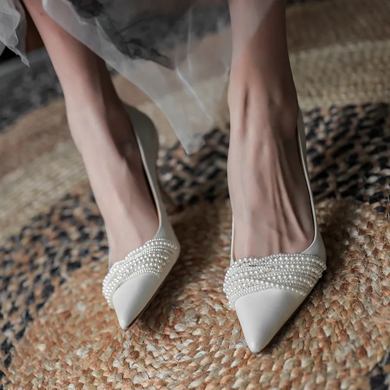 2025 White Main Wedding Dress Autumn Beads Sharp High Heels Women's Fine Heel Single Shoes Shallow Temperament Bride Wedding Shoes HZ0115
