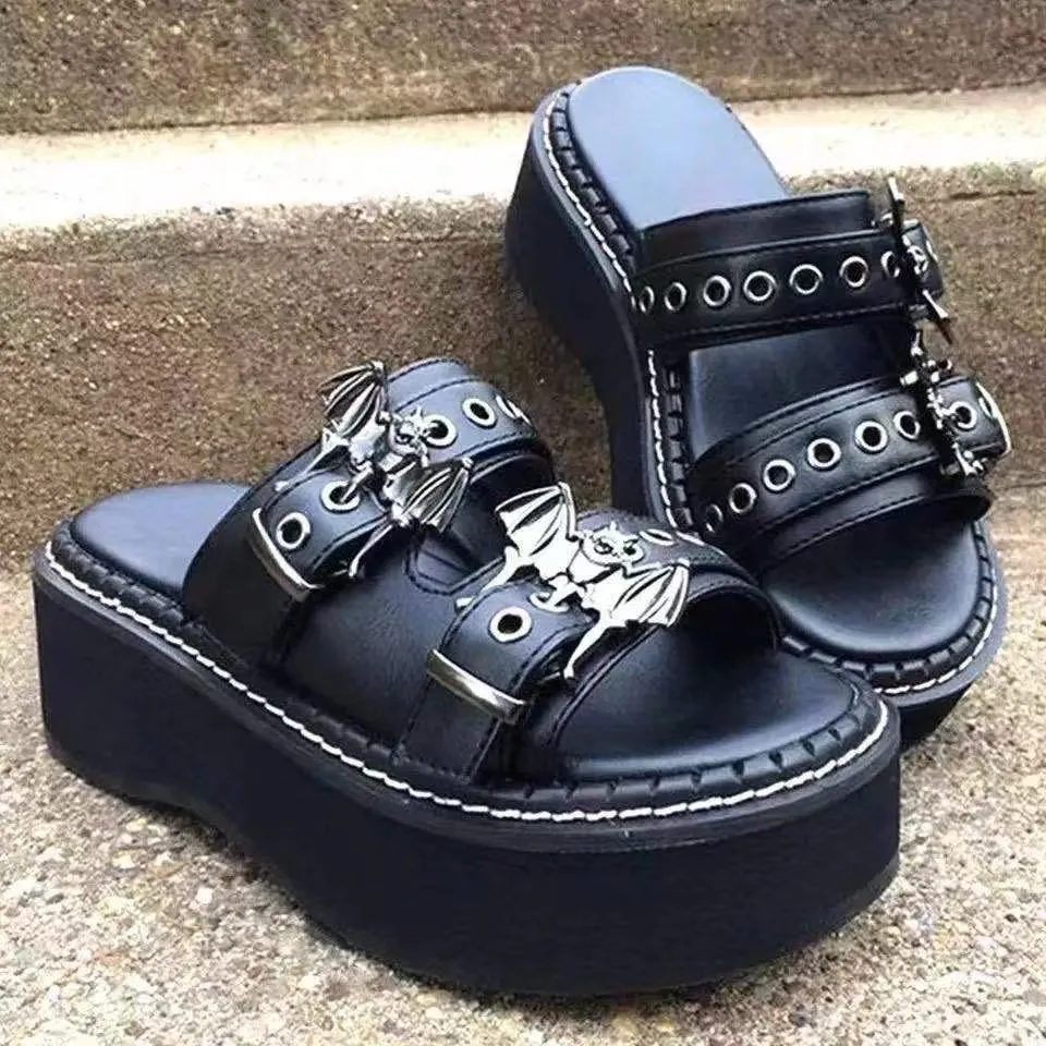 New Products In Autumn 2025 New Bat Round Head Pine Cake Thick-Solle Fashion Sandals Slippers Women HZ0115